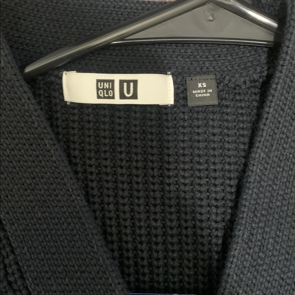 Uniqlo Black Knit Vest - Picture 2 of 5